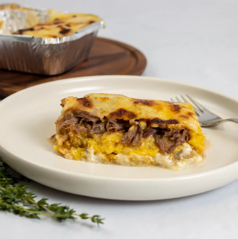 Lasaña de plátano maduro y carne desmechada