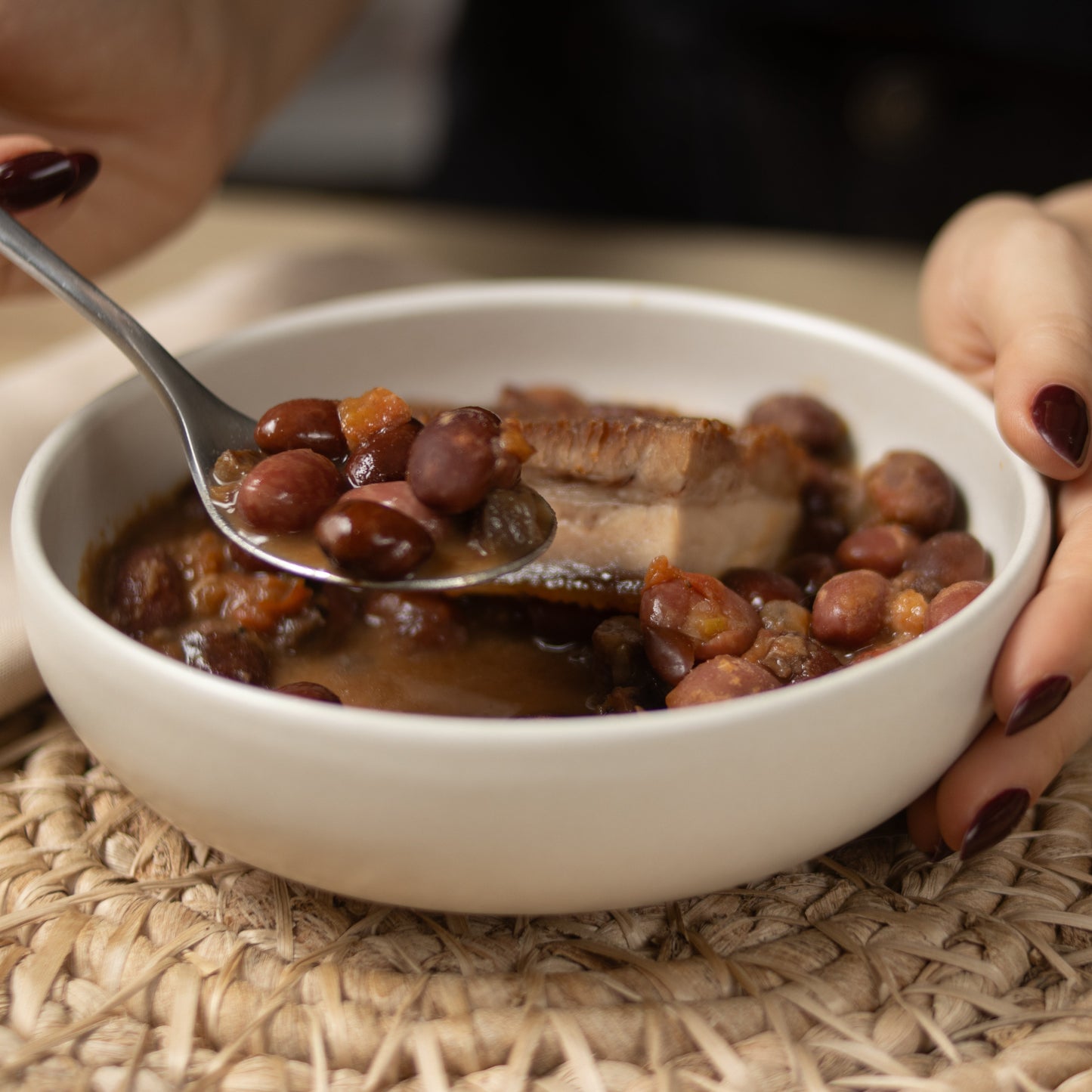 Frijoles con chicharrón